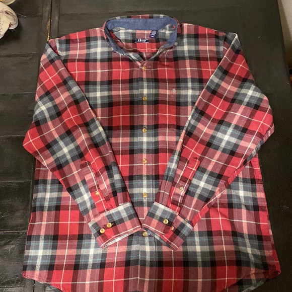 Mens Izod Buttonup - Picture 3 of 4